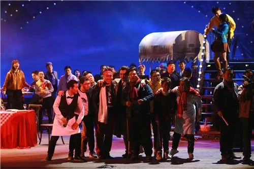 持續推出精品劇目，推動文藝繁榮興盛